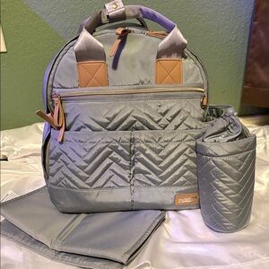 Skip Hop Diaper Bag Gray Changing Pad and Bottle Holder